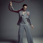 Achille Lauro Instagram - • Creative Director: @directedbyachillelauro Sono il Rock 'N Roll. Trasgressione che entra nelle case di mezza America. Esplicito invito a lasciarsi andare. Una vecchia chiesa indignata per il credo dell'irriverenza. Nuovo tempio notturno del giovane e del proibito. È tempo di gioco. Demonio, divinità, Jukebox tappezzati di chiodi. Unione rituale con gli altri In un solo corpo danzante. Carne che chiede carne. Uragano nei desideri sessuali, Scossa nel perbenismo familiare, Promessa di piacere. Il sacro vincolo del godimento. Godere è un obbligo. Dio benedica chi gode. I am Rock ‘n' Roll. Transgressions entering houses all over America. An explicit appeal to let yourself go. An old church indignant over the irreverent beliefs. A new night temple of youth and the forbidden. It's time to play. Demon, divinity, Nail covered Juke Box. Ritualised union with others In a single, dancing body. Meat asking for meat. Hurricane of sexual desires, Family respectability shocked. The promise of pleasure The sacred bond of pleasures. Pleasure is a duty. God blesses those who take pleasure. Tributo a Mina, donna dal vero animo Rock 'N Roll, e all'iconica cover dell'album Rane Supreme del 1987. Costume Design: @alessandro_michele @gucci Co-creative Director: Nicolò Cerioni Fotografia: @LeandroEmede @guccibeauty