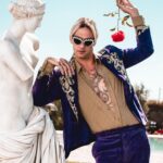 Achille Lauro Instagram - “Mille” N1 in classifica Fimi e disco d’oro in 1 settimana 🦄🏊‍♀️🍸🏓🛼🤿⚽️🏄‍♀️