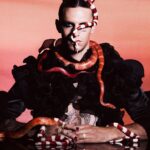 Achille Lauro Instagram - Ho firmato uno dei più importanti overall deal d’Europa con Amazon Prime. Sono lusingato di essere diventato ambassador di una delle piu grandi realtà di entertainment del mondo. Per i prossimi due anni sarò impegnato con loro nella produzione di contenuti d'intrattenimento, filmografia, serie, documentari e format streaming. Sono onorato di aver cominciato questa collaborazione con la produzione di colonne sonore e inediti, con la partecipazione al film “Anni da Cane” e con questa campagna fotografica a sostegno della ripartenza delle piccole e medie imprese italiane. Ringrazio per la fiducia e per la grande professionalità la visionaria e creativa Nicole Morganti , Head Of Italian Originals Amazon, e Francesca Bianchini per aver lavorato alla stesura di questo importante accordo. Ringrazio tutta la famiglia Amazon Prime per l’opportunità. Amazon supporta le piccole e medie imprese made in Italy anche durante il Prime Day @amazon.it #ad Stylist: @nickcerioni Ass. Stylist: @ariannabeachi Salvatore Pezzella @mitch__power Hair stylist: @mimmolaserra Make-up artist: Maddalena Brando Agenzia creativa: KIWI Client Creative Director: Leonardo Bonaccorso Account Director: Alessandra Versaci Senior Account Manager: Davide Andrea Zambelli Account Manager: Anna Crepaldi Produzione: Photographer: @nimabenati Resp. Progetto: Olga De Franceschi PR manager Amazon Artistic coordination: Giorgio Andrea Branduardi Digital: Massimo Fusardi Ass. light: Luca Trelancia Video maker: Patrick Invernici Ass. video: Paolo Rubinelli Set Designer: Chiara Guadagnini Ass.set: Tommaso Rigo Ass: Shasa Benati Serpenti: Animal Spoot Milano Studio: Capture Image Props: Globe Theatre Bologna Set designer: Agenzia creativa: @ Kiwi