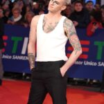 Achille Lauro Instagram - RED CARPET? ME NE FREGO👺🩹 Sanremo