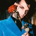 Achille Lauro Instagram - “Sposami Ti regalo il Duomo Piazza dei miracoli Ti regalo Napoli Lenzuola Bulgari Milioni, buttali Un castello delle favole Centomila rose, strappale Ti regalo Piazza Barberini Casa a via Condotti con vista Santorini, Montecarlo e Rimini, Un'autostrada fino ai limiti, Ti regalo Capri Ma con dietro Amalfi Un salone a Courmayeur La cucina a Chamonix Sì, trafiggi il cuore mio Ti regalo i cocci La vasca sembra i tropici E i corridoi sono aeroporti. Ma torna qui” Piccola Sophie, 1920