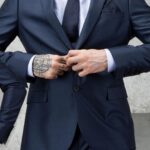 Achille Lauro Instagram - Ho firmato il piu importante contratto discografico degli ultimi 10 anni della musica in Italia. Dormivo su un materasso per terra, adesso scelgo in quale stanza passare la notte e con chi. Sto lavorando a 2 nuovi album. Con il primo ci divertiremo, con il successivo cambieremo la musica italiana. Elektra Records @warnermusicitaly