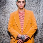 Achille Lauro Instagram - @Gucci X @esquireitalia “Crea vestiti alle canzoni e decide i picchi delle ricerche di Google. Incontro con l’Idolo Immortale che porta la sua musica all’estremo e racconta la poesia della gente.” Art by @bruce_gilden Styl by @nickcerioni Milan, Italy