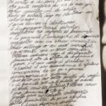 Achille Lauro Instagram - Sono stato anche io bambina. “Cinquantenni disgustosi, maschi omofobi. Ho avuto a che fare per anni con ‘sta gente volgare per via dei miei giri. Sono cresciuto con ‘sto schifo. L’aria densa di finto testosterone, il linguaggio tribale costruito, anaffettivo nei confronti del femminile e in generale l’immagine di donna oggetto con cui sono cresciuto. Sono allergico ai modi maschili, ignoranti con cui sono cresciuto. Allora indossare capi di abbigliamento femminili, oltre che il trucco, la confusione di generi è il mio modo di dissentire e ribadire il mio anarchismo, di rifiutare le convenzioni da cui poi si genera discriminazione e violenza. Sono fatto così mi metto quel che voglio e mi piace: la pelliccia, la pochette, gli occhiali glitterati sono da femmina? Allora sono una femmina. Tutto qui? Io voglio essere mortalmente contagiato dalla femminilità, che per me significa delicatezza, eleganza, candore. Ogni tanto qualcuno mi dice: ma che ti è successo? Io rispondo: “_Sono diventato una signorina_”. Lauro • Creative Director: @directedbyachillelauro San Remo, Italy