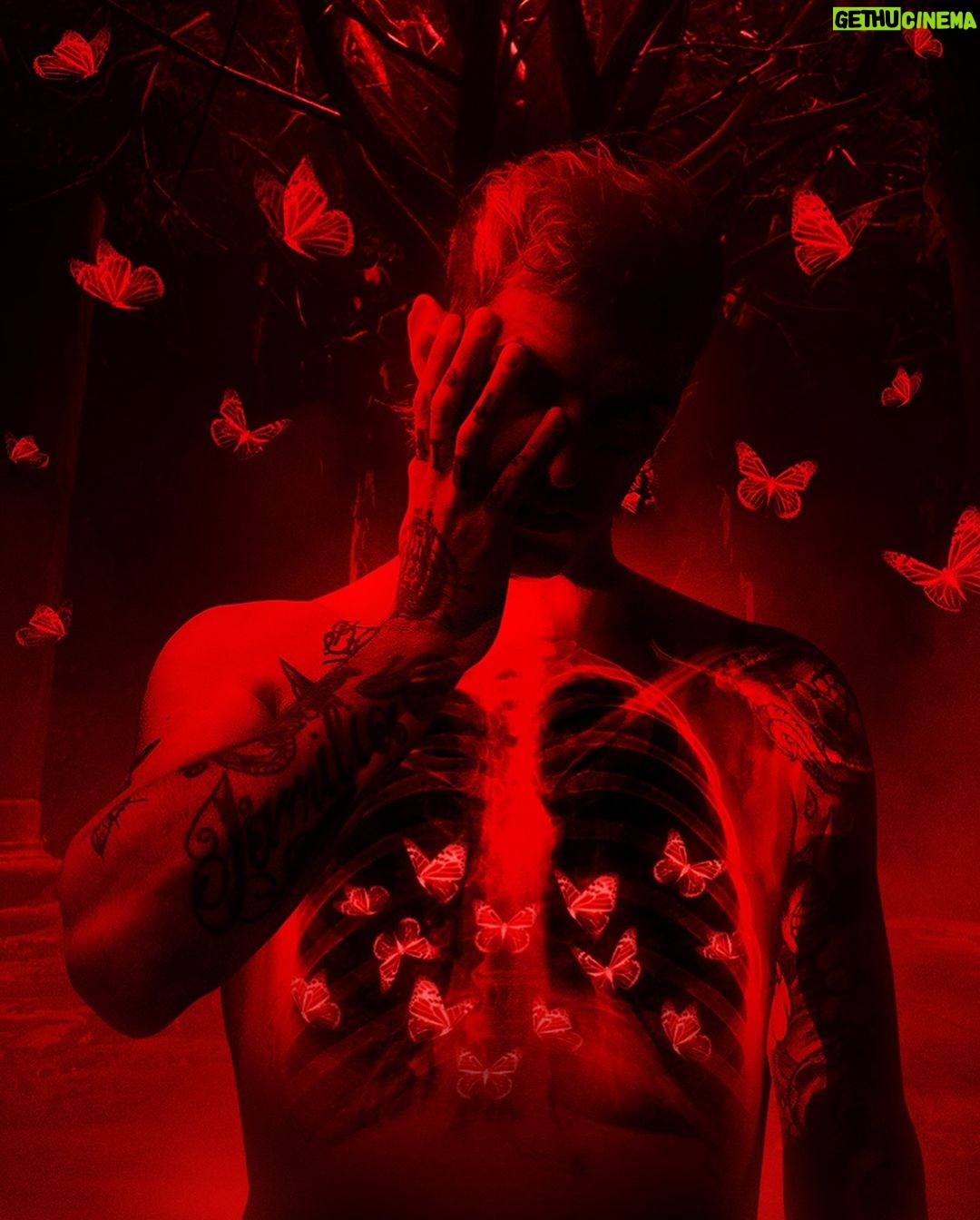 Achille Lauro Instagram - DOMANI H14 online I TICKET per i LIVE di ROMA E MILANO. NON È SOLO UN CONCERTO. È Immortale, Dio C’è, Ragazzi Madre, Pour L’amour, 1969 e Lauro. È Per voi. 2 EVENTI UNICI SPECIAL GUEST @BossDoms POSTI LIMITATI