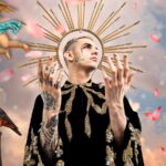 Achille Lauro Instagram - San Francesco. La celebre scena attribuita a Giotto in una delle storie di San Francesco della basilica superiore di Assisi. Il momento più rivoluzionario della sua storia in cui il Santo si è spogliato dei propri abiti e di ogni bene materiale per votare la sua vita alla religione e alla solidarietà. • Creative Director: @directedbyachillelauro