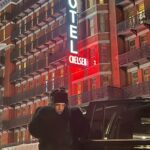 Achille Lauro Instagram – Vodka Liscia.
Chelsea Hotel, Ny New York City