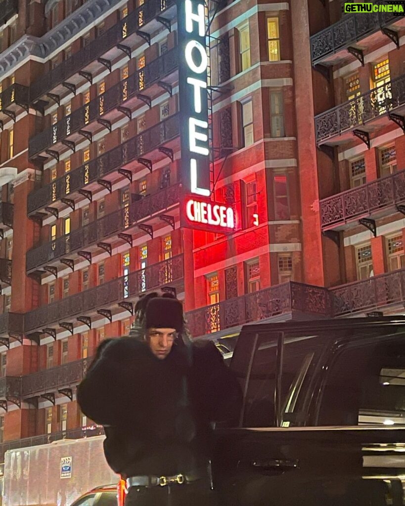 Achille Lauro Instagram - Vodka Liscia. Chelsea Hotel, Ny New York City
