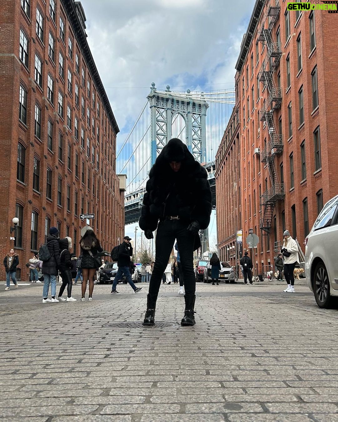 Achille Lauro Instagram - Vodka Liscia. Chelsea Hotel, Ny New York City