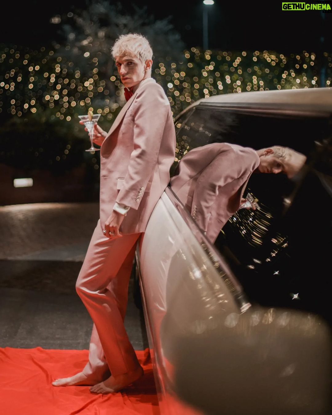 Achille Lauro Instagram - È DOMENICA #BelvedereVodka @belvederevodkaitalia #ad The Westin Palace, Milan