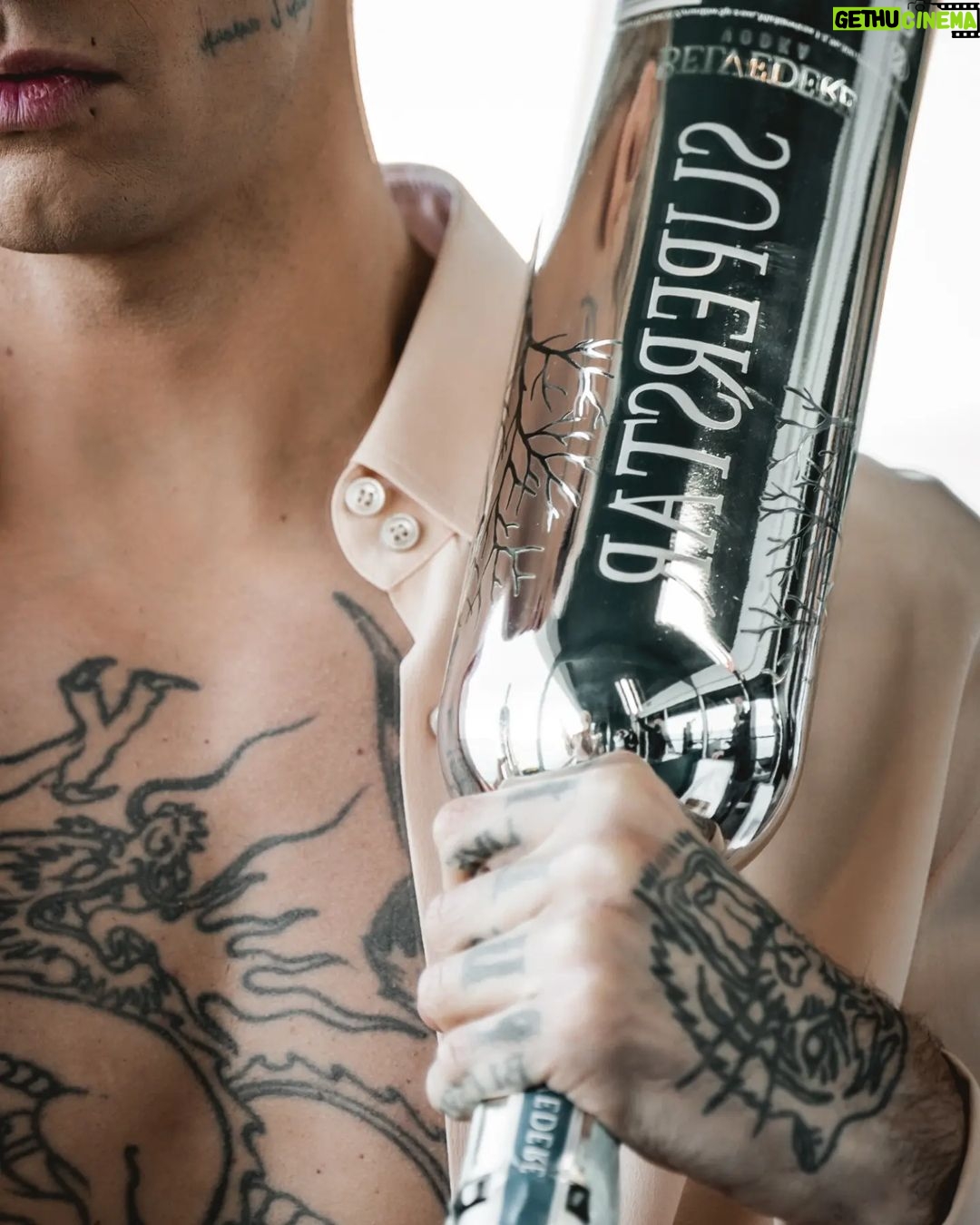 Achille Lauro Instagram - È DOMENICA #BelvedereVodka @belvederevodkaitalia #ad The Westin Palace, Milan