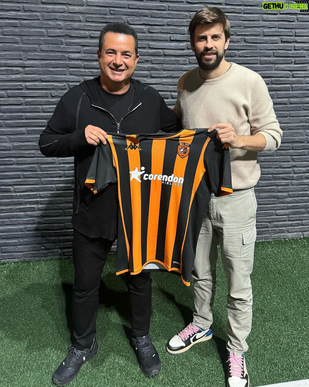 Acun Ilıcalı Instagram - Our new transfer to our fanbase😊 welcome to our family @3gerardpique . AcunMedya