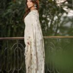 Adaa Khan Instagram - Embracing the hues of togetherness, compassion and oneness… #HappyRepublicDay . . . 🎥: @sk_.click 💄: @mehekuuu @zubeda_hairstylist 💍: @dilkashbyankita 🤝: @vblitzcommunications 🥻: @panna.in 🤝: @ektara_world 📍: @bookrecce_locations . . #republicday #republicday2023 #proudindian #desigirl #fashion #fashionlikeadaa #adaakhan