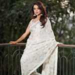 Adaa Khan Instagram - Embracing the hues of togetherness, compassion and oneness… #HappyRepublicDay . . . 🎥: @sk_.click 💄: @mehekuuu @zubeda_hairstylist 💍: @dilkashbyankita 🤝: @vblitzcommunications 🥻: @panna.in 🤝: @ektara_world 📍: @bookrecce_locations . . #republicday #republicday2023 #proudindian #desigirl #fashion #fashionlikeadaa #adaakhan