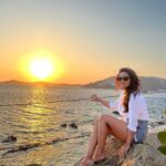 Adaa Khan Instagram - Sun, Sea and serenity… it can’t get better than this! 🌅 . . #throwback #Sunset #InstaGood #IGgram #sun #seaside #mykonos #vacaytime #vacationtime #travel #adaakhan #adaaventure #greece🇬🇷