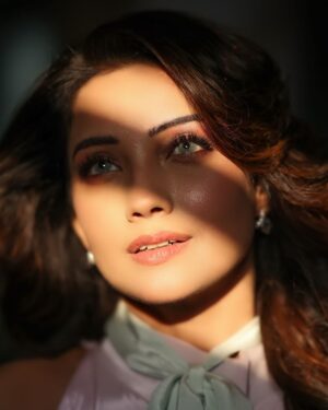 Adaa Khan Instagram - Eyes doing the magic!! ✨ ☀️ 
.
.
🎥: @sk_.click 
💄: @beautybythebeast 
📍: @holidayinnmumbai 
.
.
#pictureoftheday #instadaily #portraitphotography #adaakhan