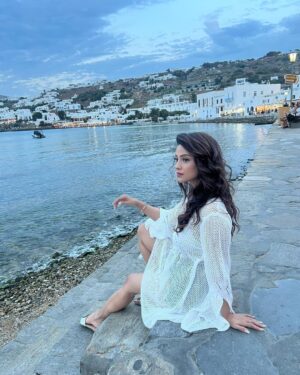 Adaa Khan Instagram - Peace beyond all!! 😇
.
.
🧜‍♀️- @angelcroshet_swimwear 
🤍💙
#traveldiaries #travel #travelgram #mykonos #greece #adaventure #adaakhan #travelholic