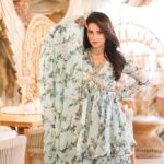 Adaa Khan Instagram - 💐💚 . . 📸: @sanimohini 👗: @@redpine_designs @vblitzcommunications 💎: @shopravyaa 📍: @koacafeandbar . . #photooftheday #desigirl #ramadan #instadaily #fashion #fashionlikeadaa #adaakhan