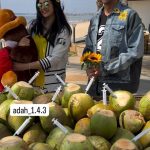 Adah Sharma Instagram - Rosie🌹aur Sonu ki Nariyal 🥥😍 selling ! But why 🤔 do they have all these😱 Syringes 💉 stuck on their coconuts !! what is the secret? Unka yah Raaz 🔪 jaanne ke liye dekhiye #SunflowerS2 premier 1 st March, only on #Zee5 #Sunflower 🌻 #Adahsharma #SunilGrover #NewWebSeries #WebseriesPromotion #Mumbai #Zee5