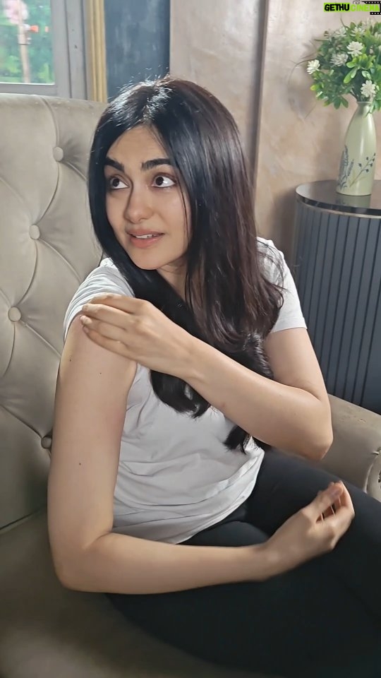 Adah Sharma - 757.1K Likes - Aap kya prefer karoge ? Insaan aapka khoon choosey ya macchar?🦟👨🔧
