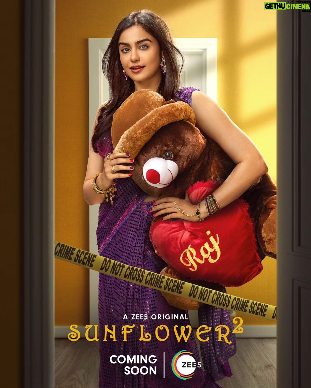 Adah Sharma Instagram - Knock Knock. Kaun hai? Rosie! Rosie who? Rosie ke adaaon ka jalwa dekhiye in Sunflower S2! 😏 Watch #SunflowerS1 for FREE till 14th February on ZEE5! #SunflowerS2 coming soon only on #ZEE5 #SunflowerS2 #VikasBahl @chaitallyParmar #NavinGujral @WhoSunilGrover @adah_ki_radha @ranvirshorey #MukulChadda #GirishKulkarni @ashishvidyarthi @iamshonalinagrani @Sonaljha @rianalavadeofficial #RadhaBhatt @salk.91 #AshwinKaushal @vijayganguly @Rohitkulkarni @shubi10 @RelianceEnt #GoodCo #VirajSawant #ShibasishSarkar #NimishaPandey #ManishKalra #SuryaMenon #JasmeetSinghBhatia @zee5 #ZEE5Global