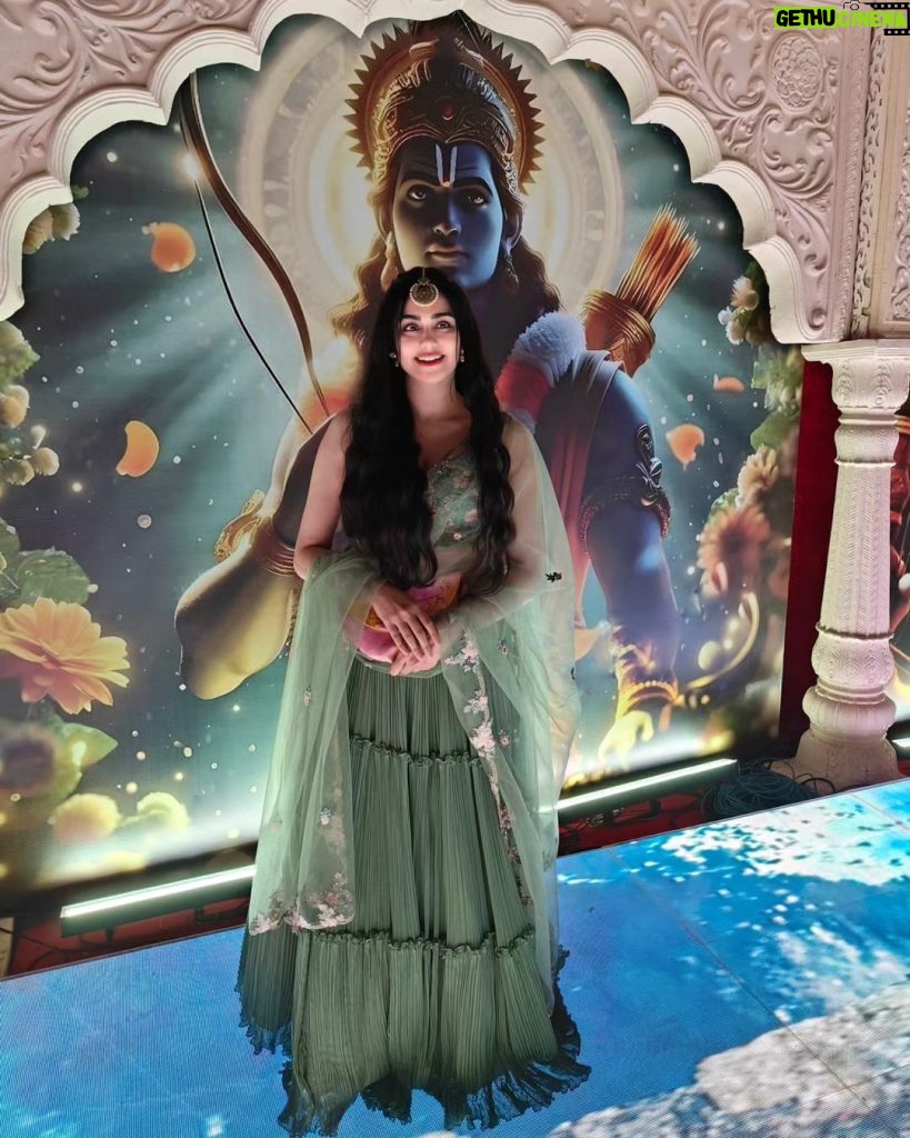 Adah Sharma Instagram - Went to watch the Ramayana epic - musical drama yesterday with my Amma and it was beauuuutiful, the direction ,performances , the whole set 😍♥️ my mum usually doesn't come with me for events but the Ramayana she said main toh aa rahi hu ! Mamma is wearing a saree gifted to her by her aunt (i should steal it and wear it for something na 😁) I'm wearing @kalkifashion styled by @deepshikha.chaudhary05 @shilpy_singhal_ assisted by @dhanu_rushali . Hair @snehal_uk and pics by 🦍ji