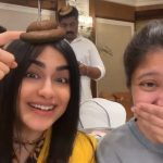 Adah Sharma Instagram – Sunflower seeds are a nutritious snack, rich in vitamin E and antioxidants, supporting healthy skin, boosting immune function, and promoting heart health. Sunflower seeds are high in fibre and facilitate good *bowel movement* 💩💩💩💩 #SunflowerSeason2 releases in 2 days 🌻🌻💉🌹on ZEE5
Thank you @vikas71 @vaibhav_vishant @parmarchaitally and @navingujral for making me Rosie 🔪