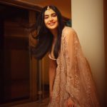 Adah Sharma Instagram - Most promising actress at DadaSaheb Phalke International film awards 2024 ❤️❤️❤️ Congrats audience 🙏😘 . . . Photographed by - @ajayjangidphotography Stylist : @khusshiii.k Outfit : @kalighataindia Hair @snehal_uk Makeup @kanika_arrora Managed by @asira.09_ Publicist @shimmeryentertainment
