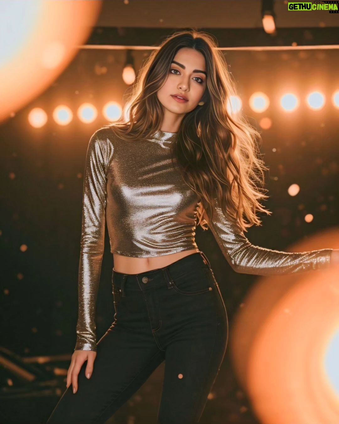 Adah Sharma Instagram - #SunflowerSeason2 breaking records thankkkkuuuuu for all the pyar for Rosie πΉππππππππ and all the videos and art and sabkuch thank u thank u thank u ...don't know what else to say so thank u β€οΈβ€οΈβ€οΈ