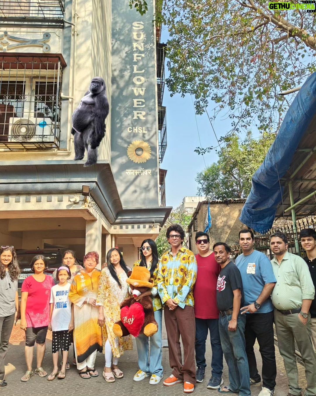Adah Sharma Instagram - Your favourite part of #SunflowerSeason2 ? streaming now, only on #ZEE5 #Sunflower #adahsharma @whosunilgrover @adah_ki_adah @ranvirshorey @vikas71 @parmarchaitally @navingujral @mukulchadda @ashishvidyarthi1 @shonalinagrani @sonaljhaofficial @radhabhatt @salk.04 @officialashwinkaushal @reliance.entertainment #GoodCo @virajsawant @sarkarshibasish @ria.nalavade @girishkulkarni1 @manish_kalra_ @nimishalok @surryamenen @duhjizzy @navagat_p @zee5 @zee5global Sonu and Rosie wearing Stylist :- @akangshee Styling Assistant:- @nishi_malvankar Outfit By:- @naymish @viralmantra Accessories:- @aaree_accessories