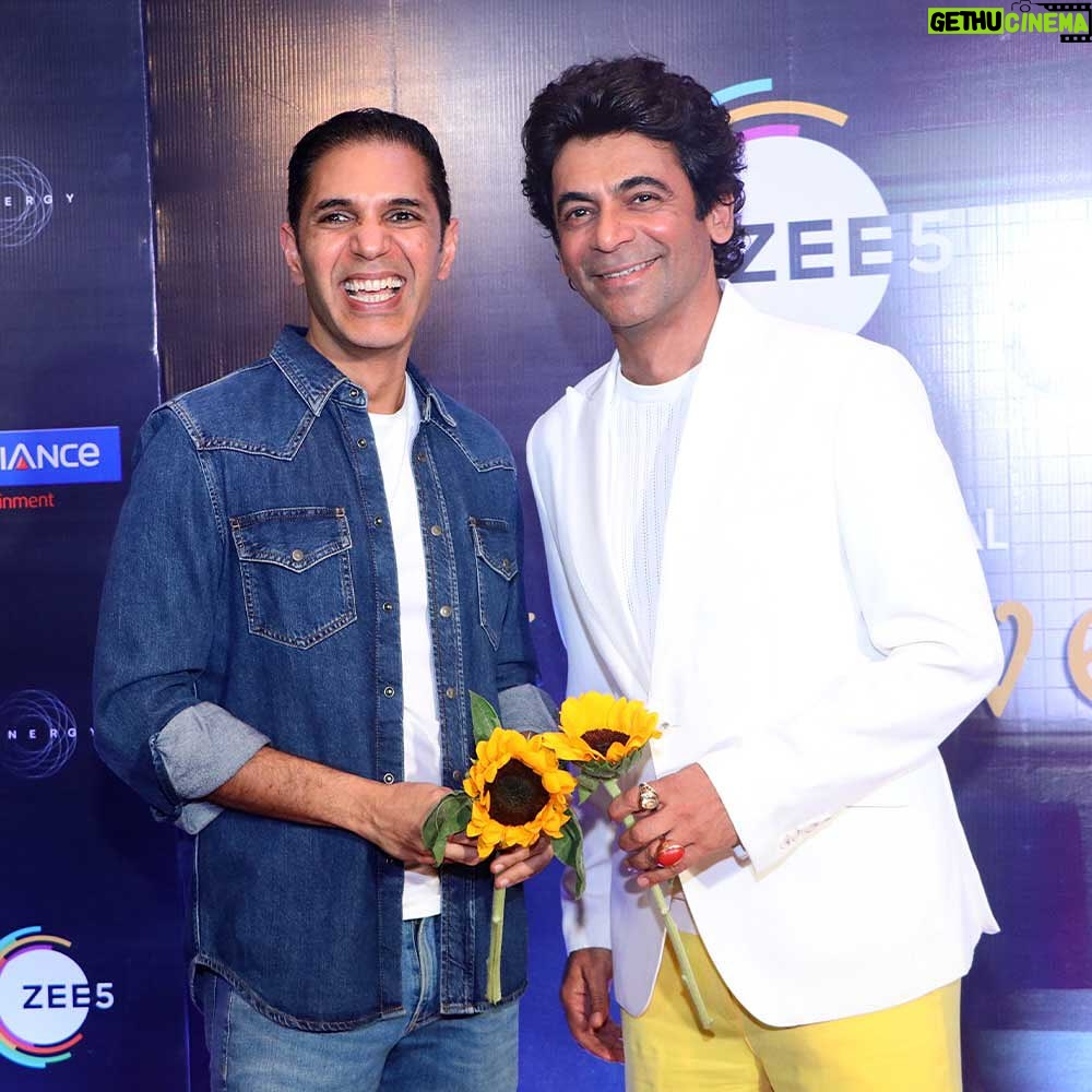 Adah Sharma Instagram - A night of radiant smiles and blooming mysteries! 🌻✨ #SunflowerS2 premieres tomorrow, only on #ZEE5 #Sunflower @whosunilgrover @adah_ki_adah @ranvirshorey @vikas71 @parmarchaitally @navingujral @mukulchadda @ashishvidyarthi1 @shonalinagrani @sonaljhaofficial @radhabhatt @salk.04 @officialashwinkaushal @reliance.entertainment #GoodCo @virajsawant @sarkarshibasish @ria.nalavade @girishkulkarni1 @manish_kalra_ @nimishalok @surryamenen @duhjizzy @navagat_p @zee5 @zee5global