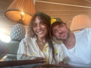 Adam Demos Instagram - No place like @australia ❤️🇦🇺

Thanks to everyone who made it such an epic few days for @sarahshahi and myself!!