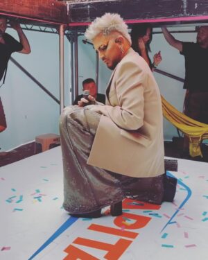 Adam Lambert Instagram - Had a ball singin for 80,000 at Wembley Stadium for  #summertimeball! Thank you @capitalofficial for having me! Loved running into the one and only @kylieminogue #padam !!!

📷: Global/Shutterstock