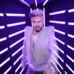 Adam Lambert Instagram - You already know how we do it on the West Coast 🔥 Tune into @americanidol tonight at 6pm PT/9pm ET on @abcnetwork for a performance Lana Del Rey’s (@honeymoon) “West Coast" from my album #HighDrama ❤️ #AmericanIdol