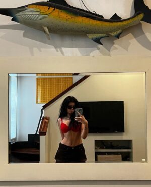 Addison Riecke Instagram - Average spring break mirror pic