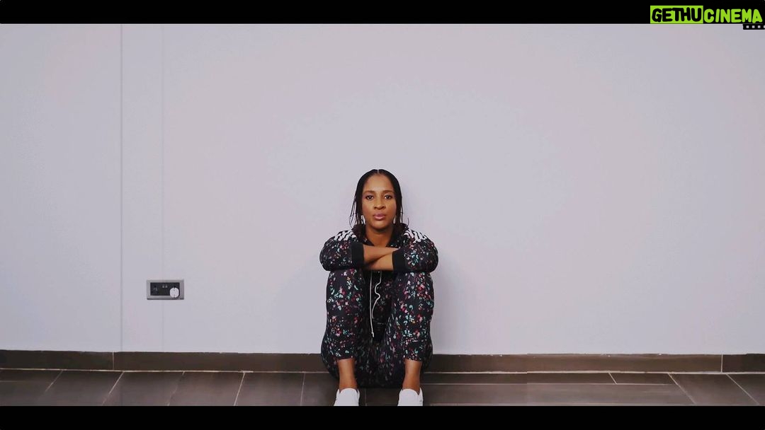 Adesua Etomi-Wellington - 319K Likes - Did this as a tribute to my insanely talented husband @bankywellington
Everything you hear was recorded by me, by mouth. It was stressfullll but fun. 😫😆
I activated the 'W' in me that was hidden.
Hat ✔️
Suit ✔️
Screw face ✔️
Moves ✔️
🤣🤣🤣
Shoutout to @itsprinceehis
Mixed and mastered by @tkbeatking
Video shot and edited by @theoladayo
Enjoy
#michaeljacksonnodopassthisone