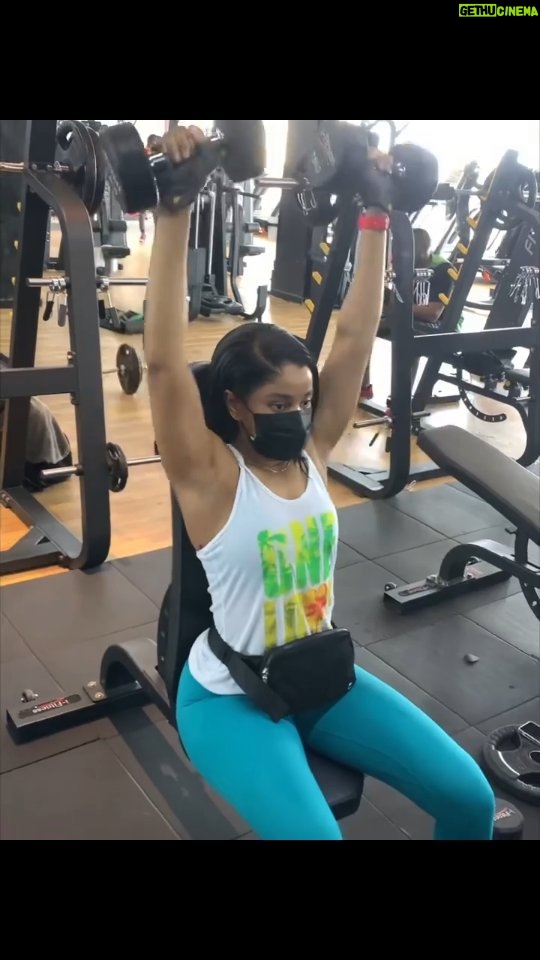 Adesua Etomi-Wellington - 232.6K Likes - Let's go 💪🏽
🎥 @24strong_ my trainer and yoda
If you haven't been following my workouts here on instagram, welcome🥰