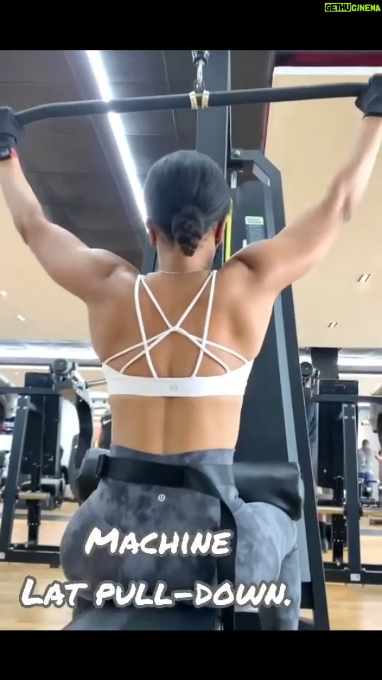 Adesua Etomi-Wellington Instagram - Back Day...one of my favourite days.πππ Consider this your Monday motivation. Video by @24strong_ Best trainer everπ Ps For those asking about the mask...it's because 'Love is in the airrrrrr....'' π€ #gym #fitness #exercise #love #stayhealthy