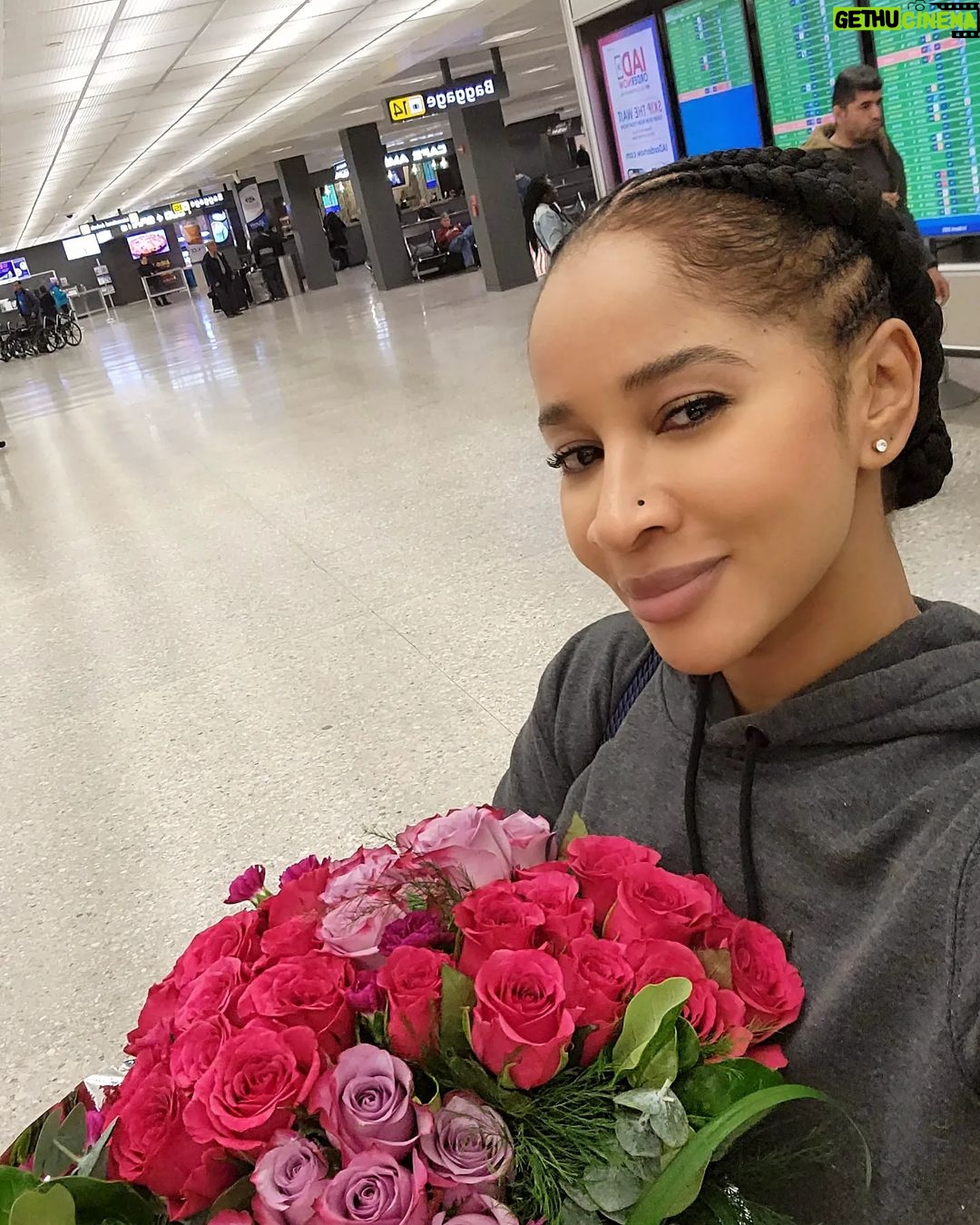 Adesua Etomi-Wellington - 403.5K Likes - DUMP!