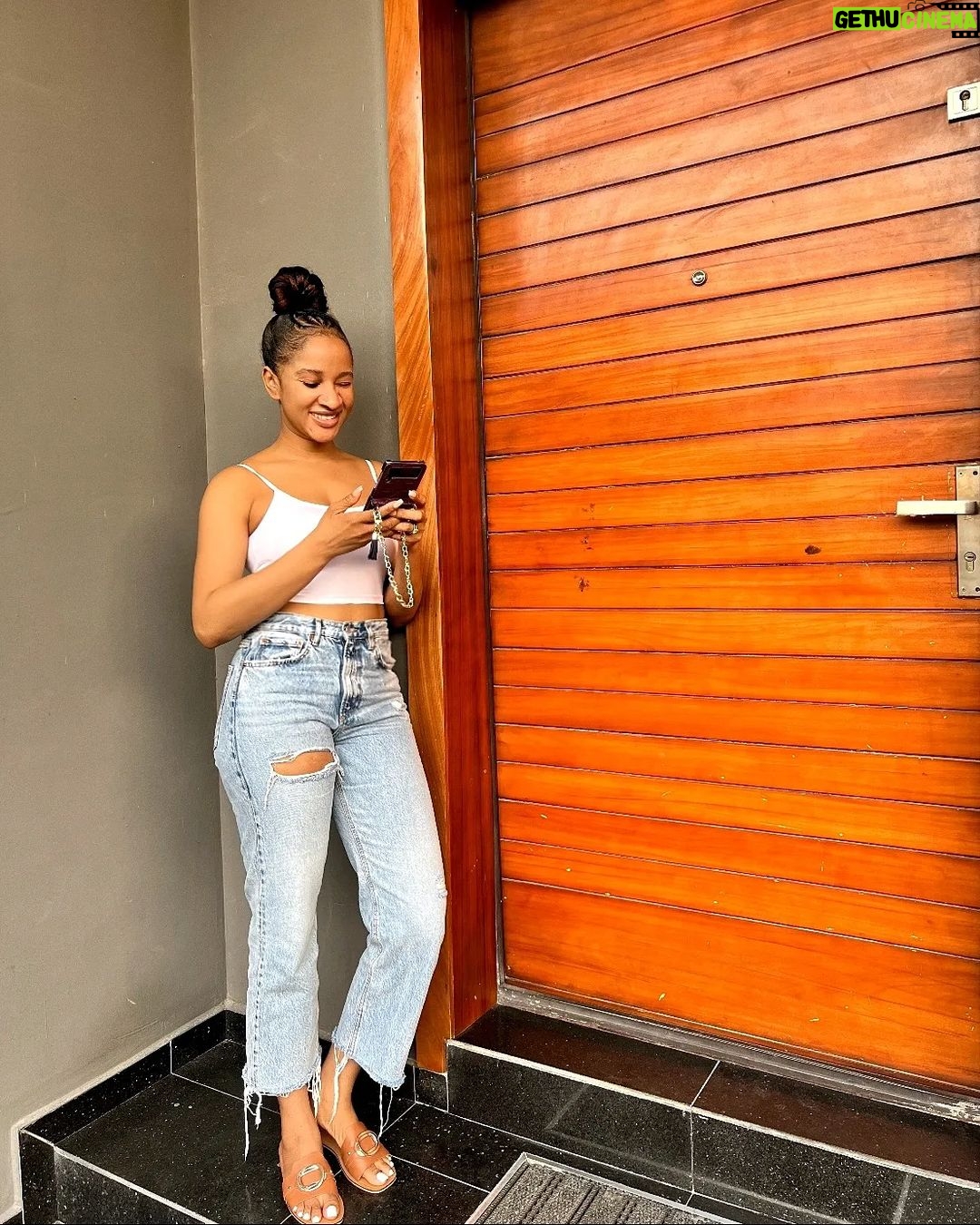 Adesua Etomi-Wellington Instagram - If you just smile 😊