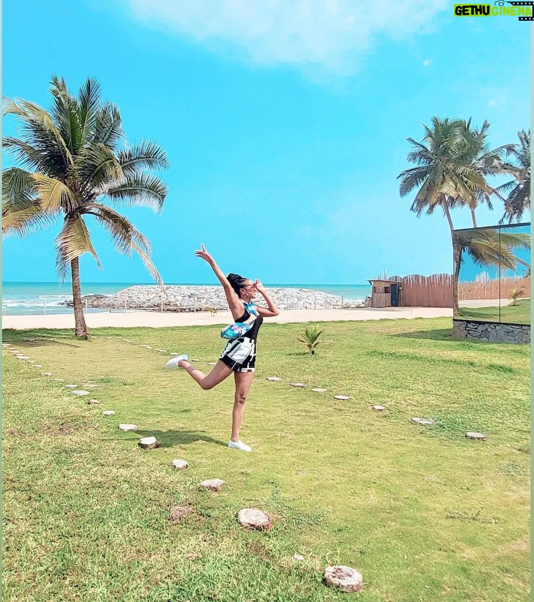 Adesua Etomi-Wellington Instagram - I know the greatest artist of all time...😍
