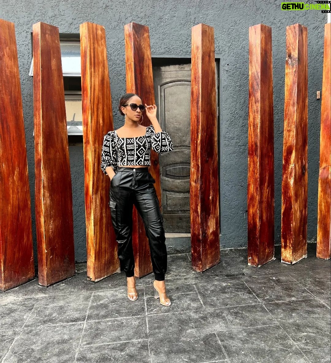 Adesua Etomi-Wellington Instagram - My friends said: be ready this afternoon, we're taking you out for your birthday lunch Me: say no more Me and food= π€π€ π€£π€£π€£π€£π€£ #presidentofthefoodiesassociation #meandfoodwillliveasone #yesisangthelasthashtag #blessedarethehungry #fortheyshalleatfood #mojebasterrrrrd