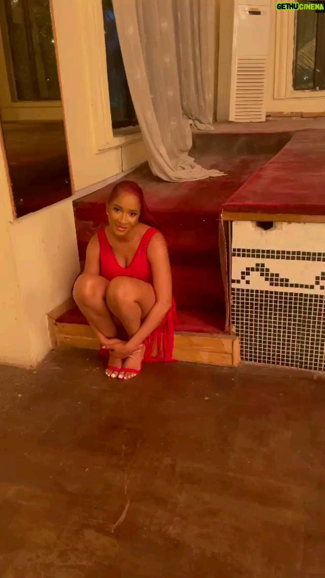 Adesua Etomi-Wellington - 165.9K Likes - In the spirit of valentines day...
💄 and 📹 : @t.alamodebeauty