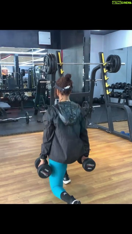 Adesua Etomi-Wellington Instagram - 3 sets of each exercise 10-12 reps. You're welcome. Get to work NOW (or after work or tomorrow morning or evening. Sha get to work) Ps. Leg press (drop sets) are BRUTAL but I loveeee it
