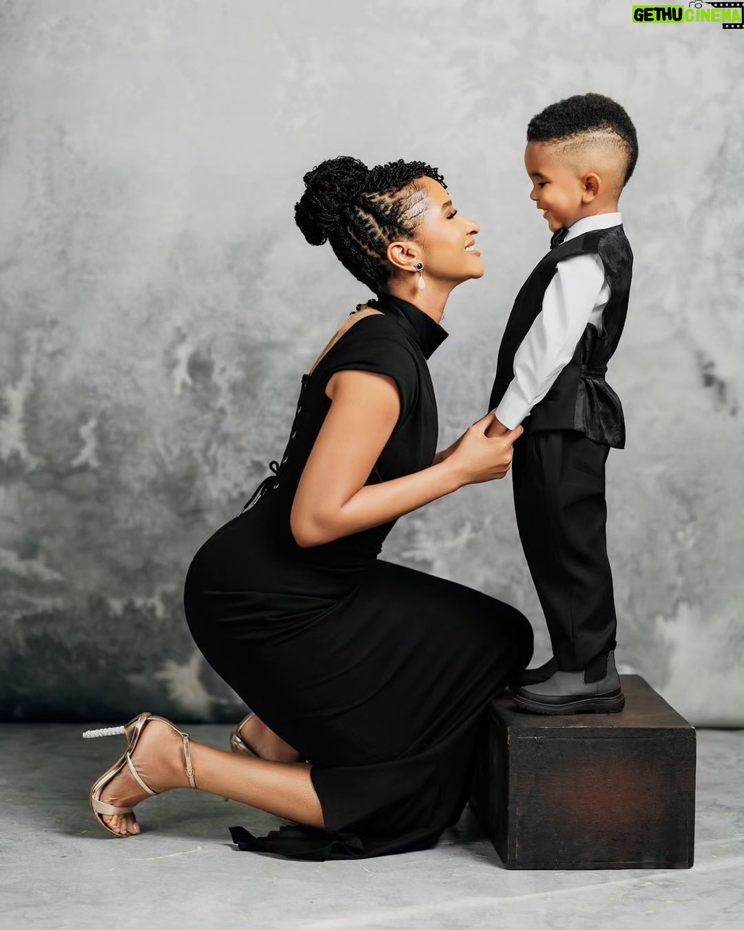 Adesua Etomi-Wellington - 273.8K Likes - I married the love of my life, and God gave us the love of our lives.
Happy 3rd birthday to our sunshine, Hazaiah Olusegun Champ Wellington.
You make our lives so beautiful, and we are incredibly honoured to call you our son.
You are the happiest, kindest, most intelligent, most beautiful boy in the entire universe.
We love you more than we can possibly put into words.❤️❤️❤️
📸: (Formal) @c3pictures_gallery
Zaiah and bankys outfits @atafo__ @maiatafo
Susu's dress @anncranberry
Pool picture @jemimaosunde