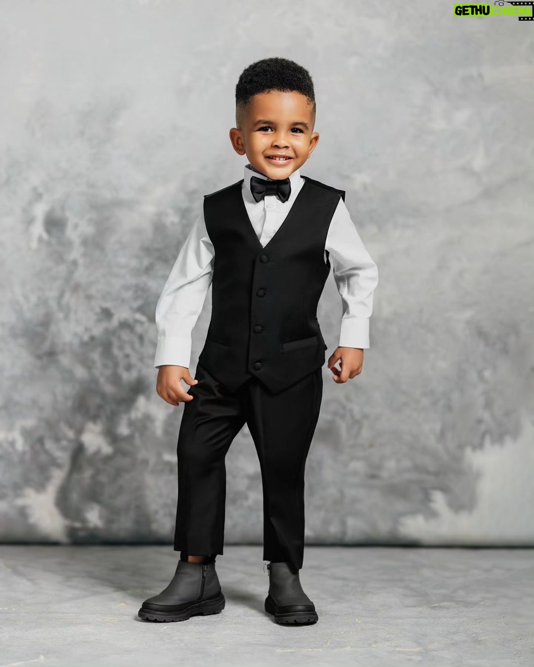Adesua Etomi-Wellington - 273.8K Likes - I married the love of my life, and God gave us the love of our lives.
Happy 3rd birthday to our sunshine, Hazaiah Olusegun Champ Wellington.
You make our lives so beautiful, and we are incredibly honoured to call you our son.
You are the happiest, kindest, most intelligent, most beautiful boy in the entire universe.
We love you more than we can possibly put into words.❤️❤️❤️
📸: (Formal) @c3pictures_gallery
Zaiah and bankys outfits @atafo__ @maiatafo
Susu's dress @anncranberry
Pool picture @jemimaosunde