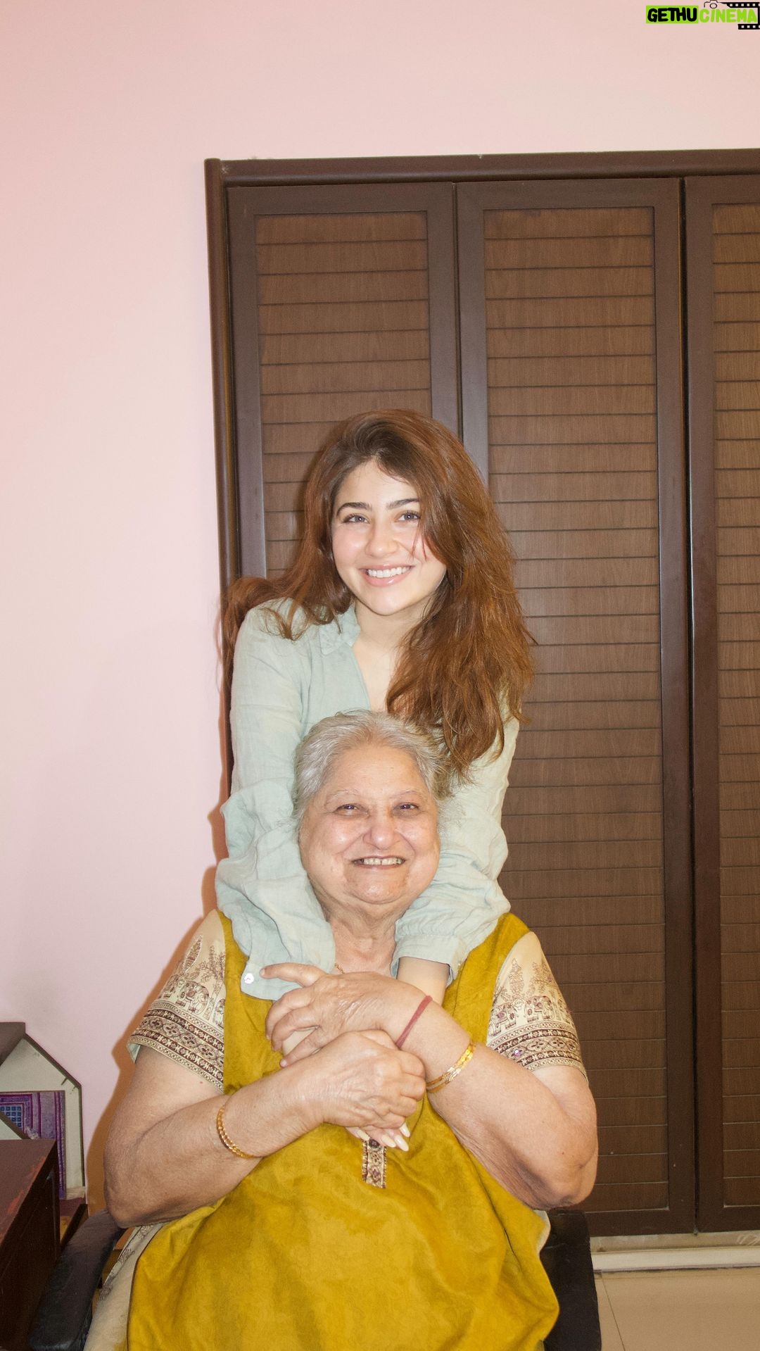 Aditi Bhatia Instagram - π΅πΌπ«Άπ»