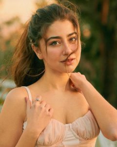 Aditi Bhatia Instagram - a year ago i went through so much chaos to get these pics and i just realised i never posted them …. (: Los Angeles, California