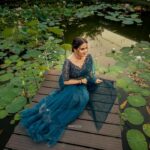 Aditi Ravi Instagram - you were born to be real not to be perfect 🦢 📸 @aghoshvyshnavam_avm costume @t.and.msignature MUA @shari_naressh_makeup hair @merins_remyamerin #new #saree #instagram
