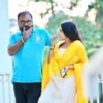 Aditi Ravi Instagram - നല്ല തട്ടാ ല്ലേന്ന് .. കുട്ടി ചുമ്മാ നിർത്തിയങ്ങു അപമാനിക്കുവാണേ ..🤣🤣 #bigbenmalayalammovie #bigbenmovie #gettingclose #preproduction #malayalammovies #aditiravi #anumohan #binoaugustine #braintreeproductions